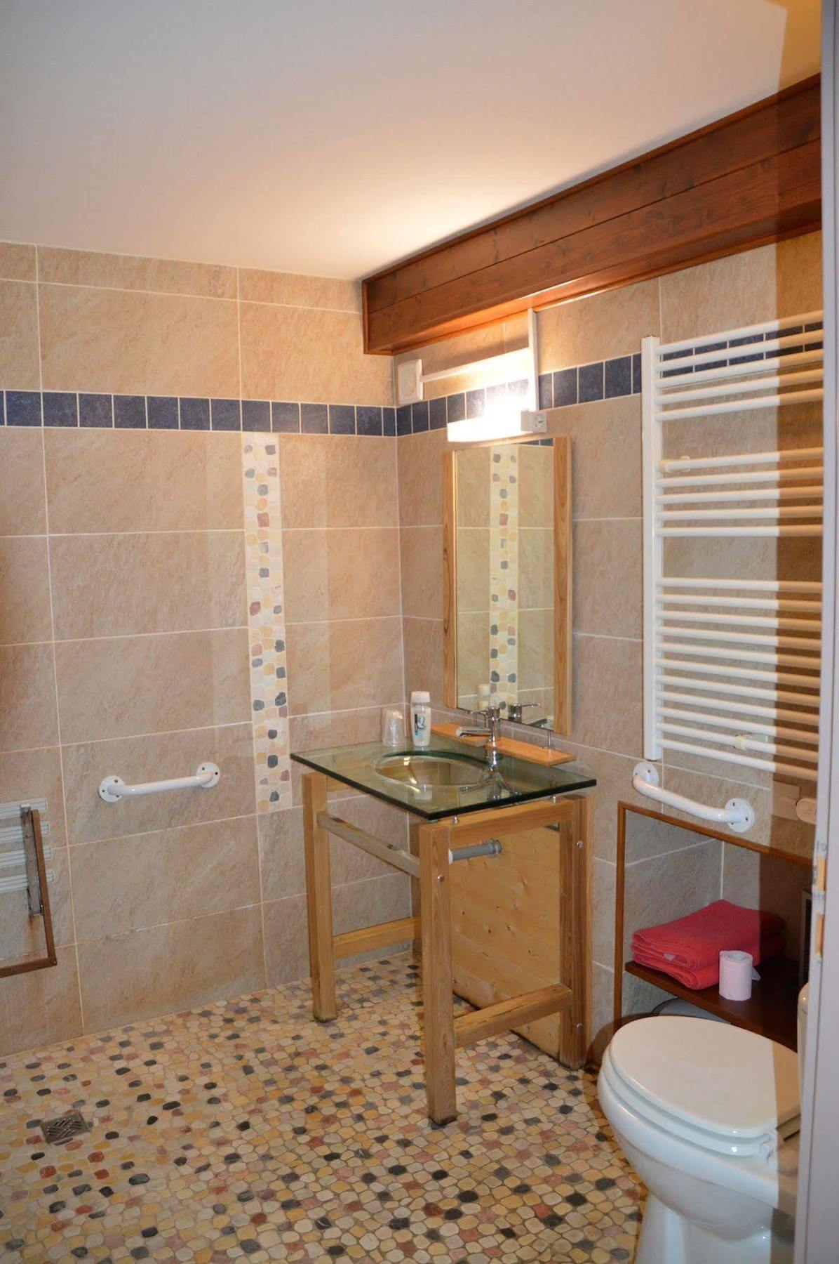 Maison Maxil Hotel Massat Luaran gambar