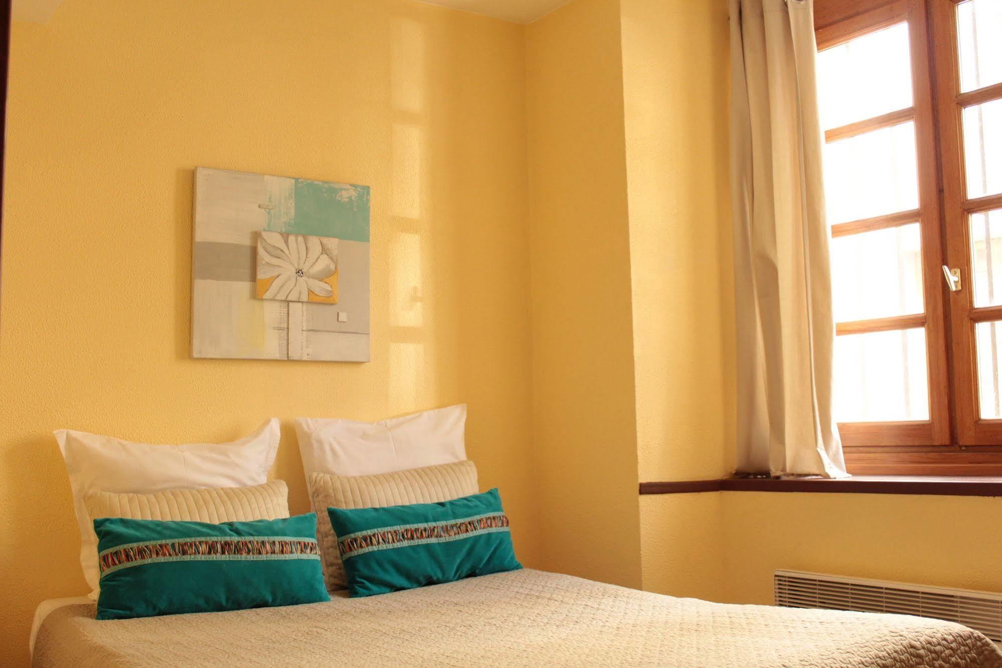 Maison Maxil Hotel Massat Luaran gambar